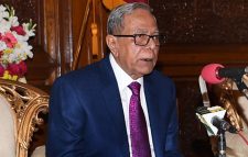 ‘দেশ ও জাতিকে কিছু দিতে হলে জ্ঞান অর্জন করতে হবে’