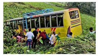 জগন্নাথপুরে নিয়ন্ত্রণ হারিয়ে যাত্রীবাহী বাস খাদে, আহত ১৫