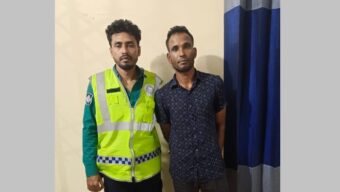 উপশহর থেকে গ্রামীণ ফোনের ব্যাটারি চুরি, আটক ১