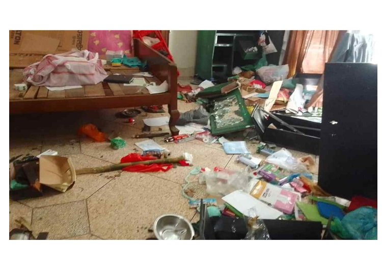 দক্ষিণ ইসলামপুরে বাসায় ঢুকে দুর্বৃত্তের হামলা-ভাঙচুর