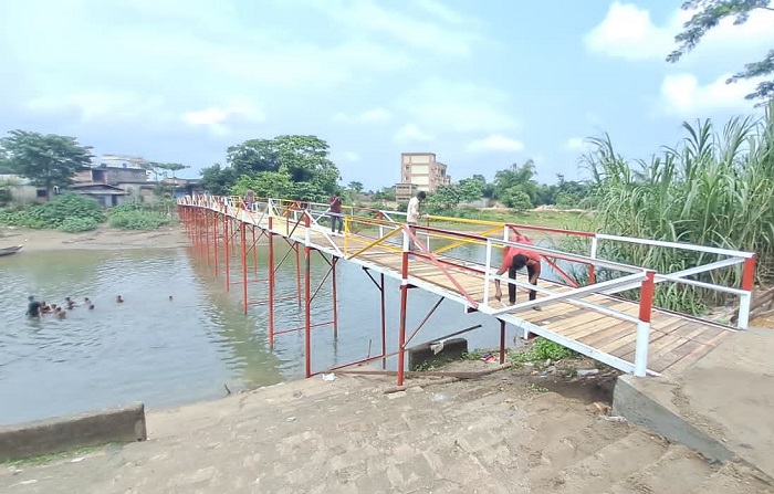 ছাতক-কোম্পানীগঞ্জ সীমান্তে এলাকাবাসীর উদ্যোগে সেতু নির্মাণ